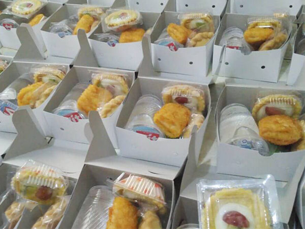 Pesan Snack Kotak dan Nasi Kota Catering Katering di Solo Surakarta Manahan Kerten Purwosari Kartasura Sumber Nusukan Coyudan Pajang Sukoharjo Baki Gentan Laweyan Penumping Makam Haji, Klodran, Donohudan