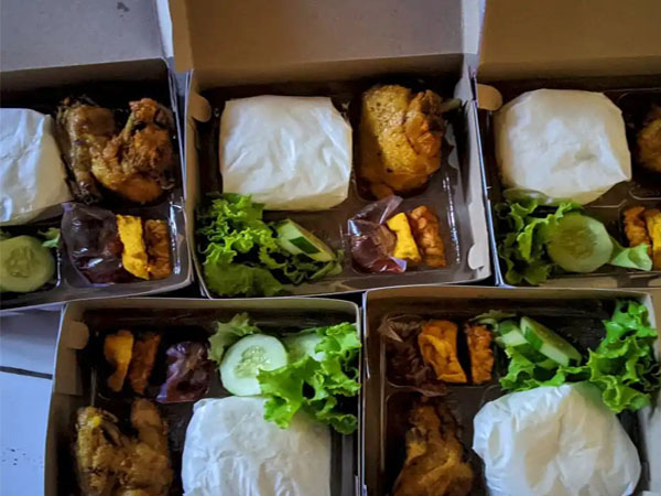 Pesan Snack Kotak dan Nasi Kota Catering Katering di Solo Surakarta Manahan Kerten Purwosari Kartasura Sumber Nusukan Coyudan Pajang Sukoharjo Baki Gentan Laweyan