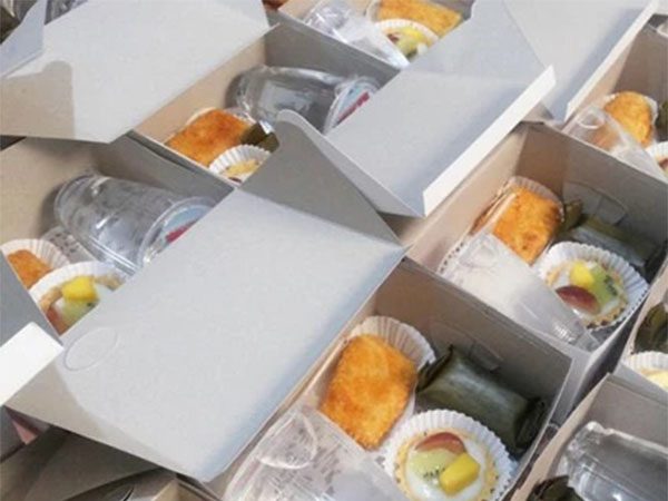 Pesan Snack Kotak dan Nasi Kota Catering Katering di Solo Surakarta Manahan Kerten Purwosari Kartasura Sumber Nusukan Coyudan Pajang Sukoharjo Baki Gentan Laweyan Penumping Makam Haji, Klodran, Donohudan, Gumpang, Mojosongo,