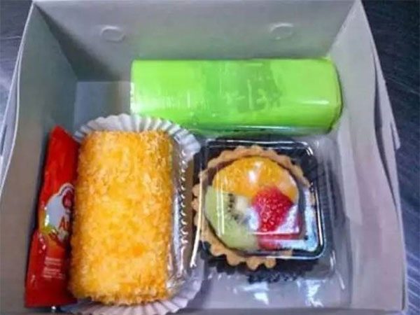Pesan Snack Kotak dan Nasi Kota Catering Katering di Solo Surakarta Manahan Kerten Purwosari Kartasura Sumber Nusukan Coyudan Pajang Sukoharjo Baki Gentan Laweyan Penumping Makam Haji, Klodran, Donohudan, Gumpang, Mojosongo,